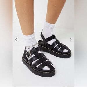 Ardene Black Fisherman Sandals Size 6